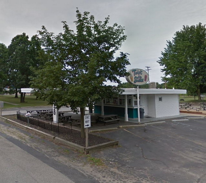 The Press and Scoop (Twist and Shake) - As Twist And Shake (newer photo)